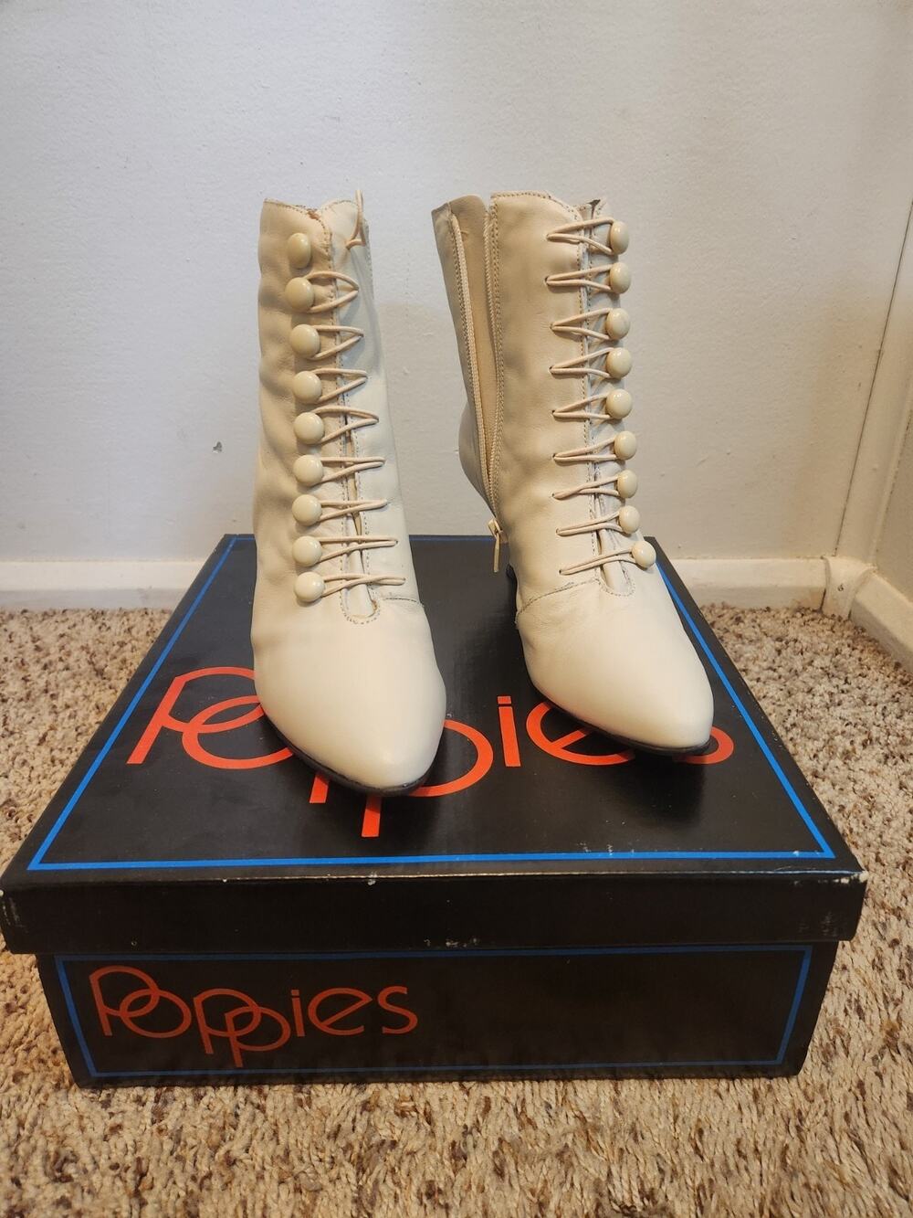 Vintage Women's Poppies Cream Leather Granny Boots Size 8M Approx 2.5" Heel